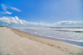 Pool, Hot Tub and Beach Access Cocoa Beach Home!